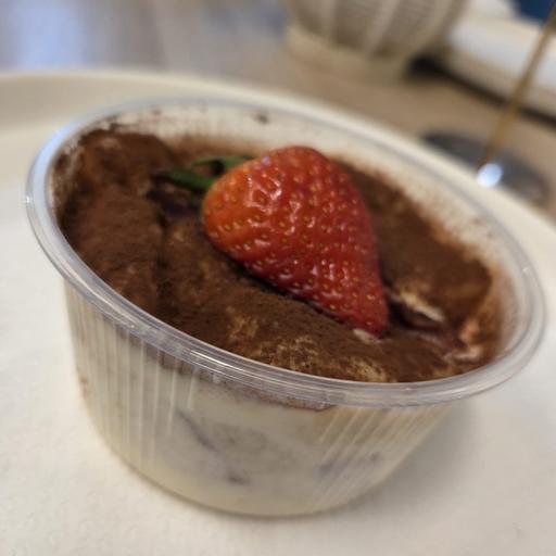 Hausgemachter Erdbeer-Tiramisu (ohne Alkohol)